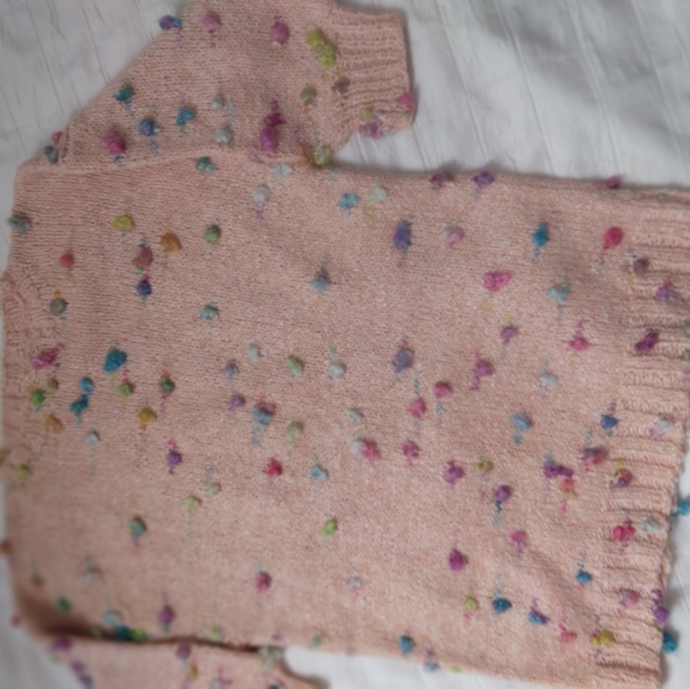 4 Sweaters - Picture 5 of 7